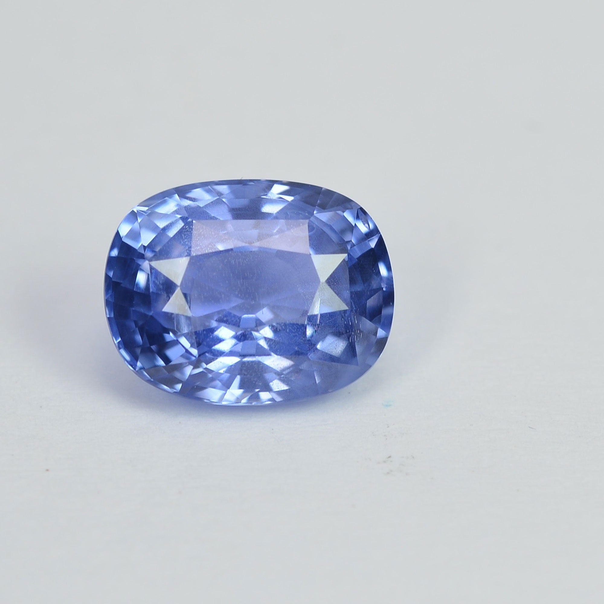 Saphir bleu vert coupe émeraude 6.7x5.0 mm ce corindon