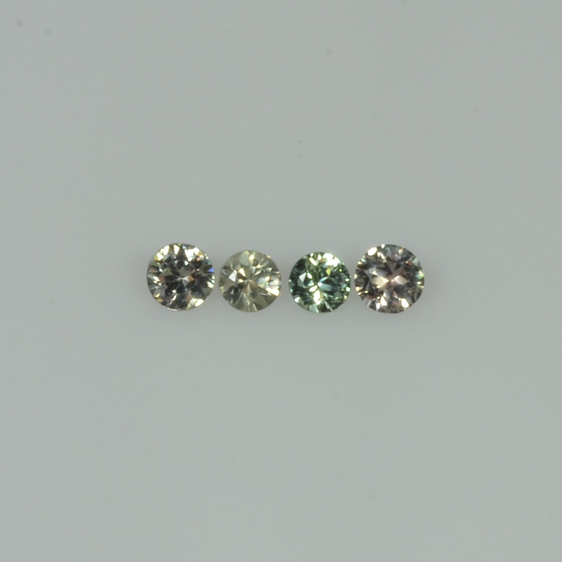 1.4-4 mm Natural Yellowish Green Sapphire Loose Gemstone Round Diamond Cut Vs Quality Color