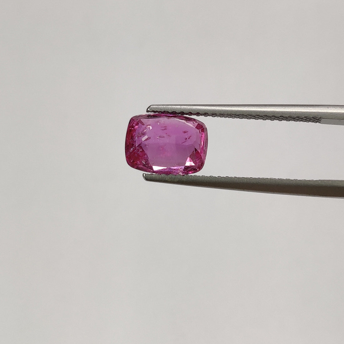 3.04 cts Natural Pink Sapphire Loose Gemstone Cushion Cut