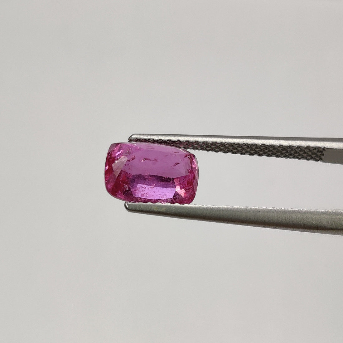 3.04 cts Natural Pink Sapphire Loose Gemstone Cushion Cut