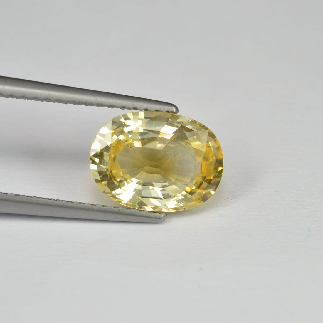 2.72 cts Natural Yellow Sapphire Loose Gemstone Oval Cut