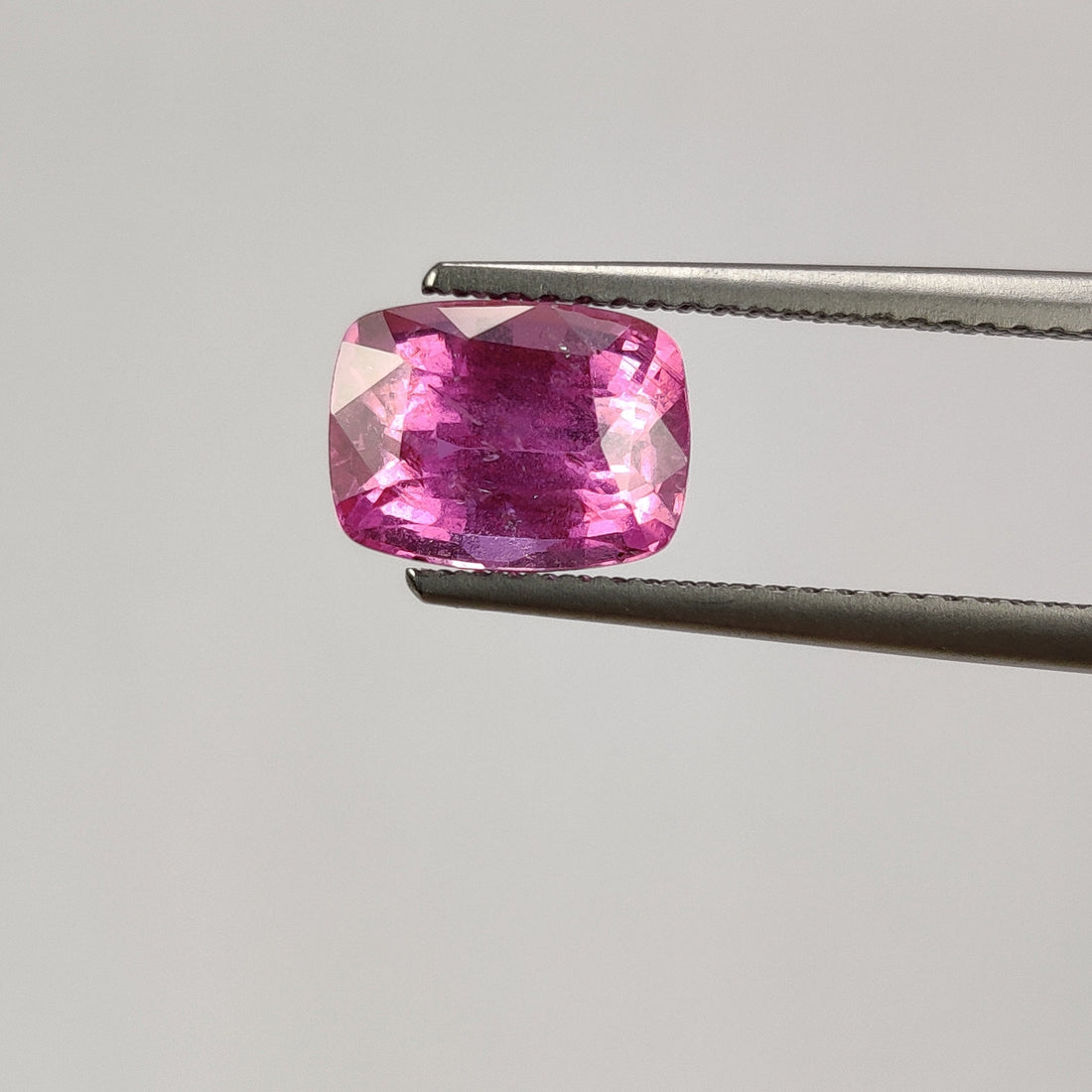 3.04 cts Natural Pink Sapphire Loose Gemstone Cushion Cut