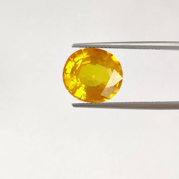 8.16 cts Natural Yellow Sapphire Loose Gemstone Oval Cut