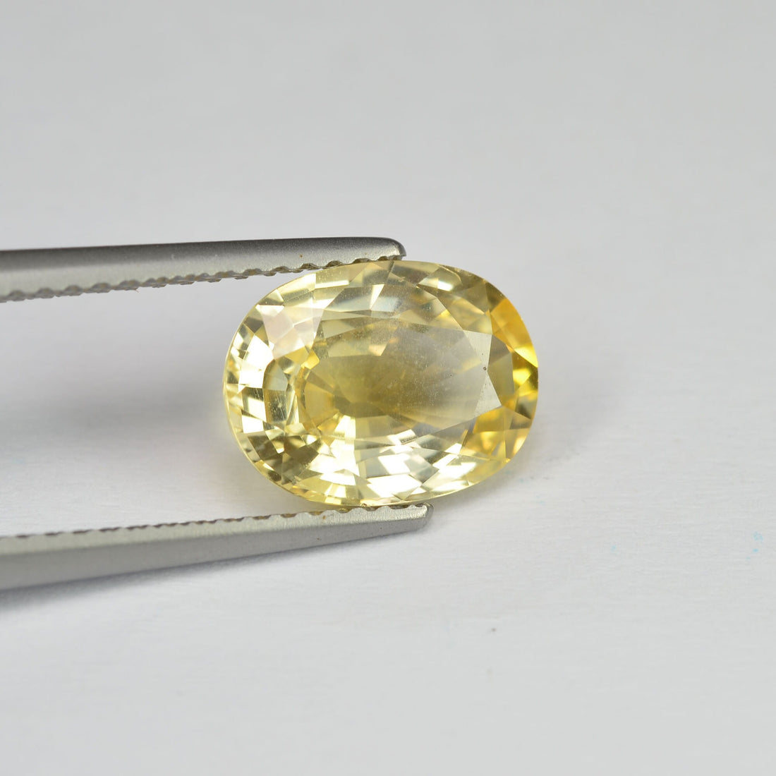 2.72 cts Natural Yellow Sapphire Loose Gemstone Oval Cut
