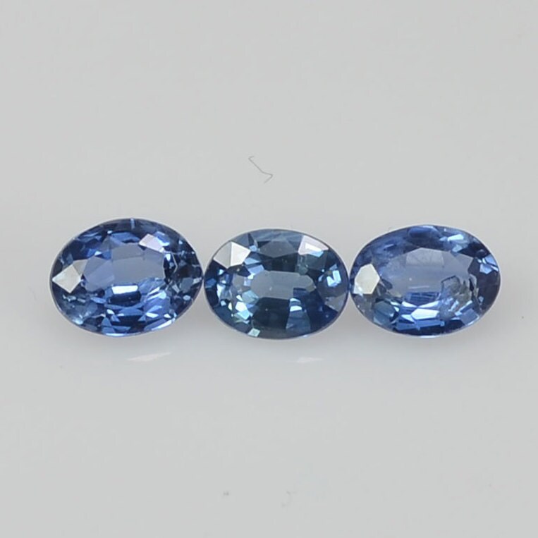 4x3 mm Natural Calibrated Blue Sapphire Loose Gemstone Oval Cut