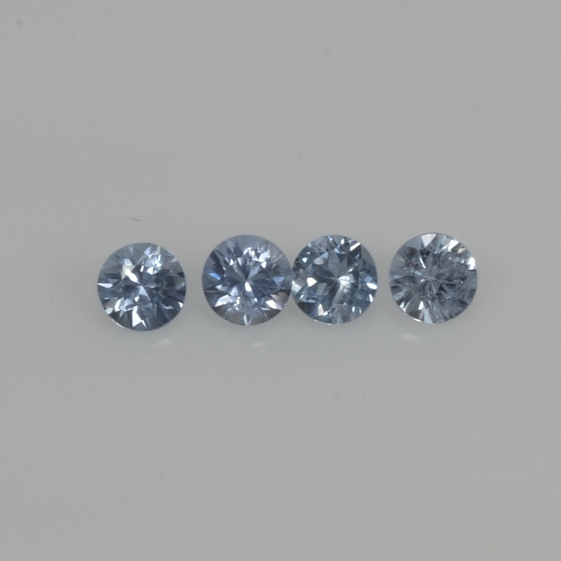 4.0-4.5 mm Natural Blue Sapphire Loose Gemstone Round Diamond Cut Vs Quality Color