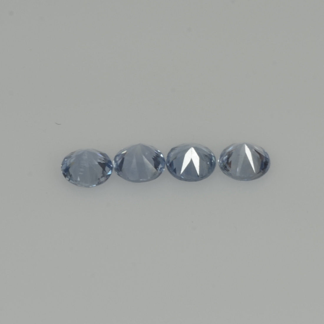 4.0-4.5 mm Natural Blue Sapphire Loose Gemstone Round Diamond Cut Vs Quality Color