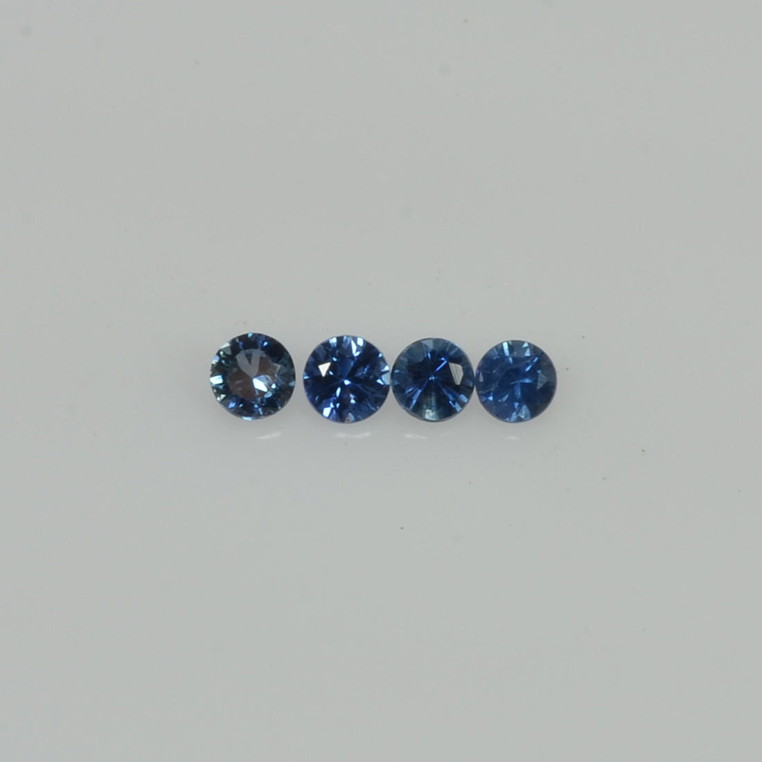 1.4-4.2 mm Natural Blue Sapphire Loose Gemstone Round Diamond Cut Vs Quality Color