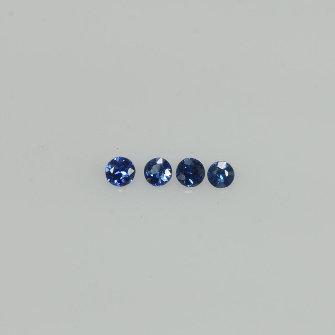 2.0-3.0 mm Natural Blue Sapphire Loose Gemstone Round Diamond Cut Vs Quality Color