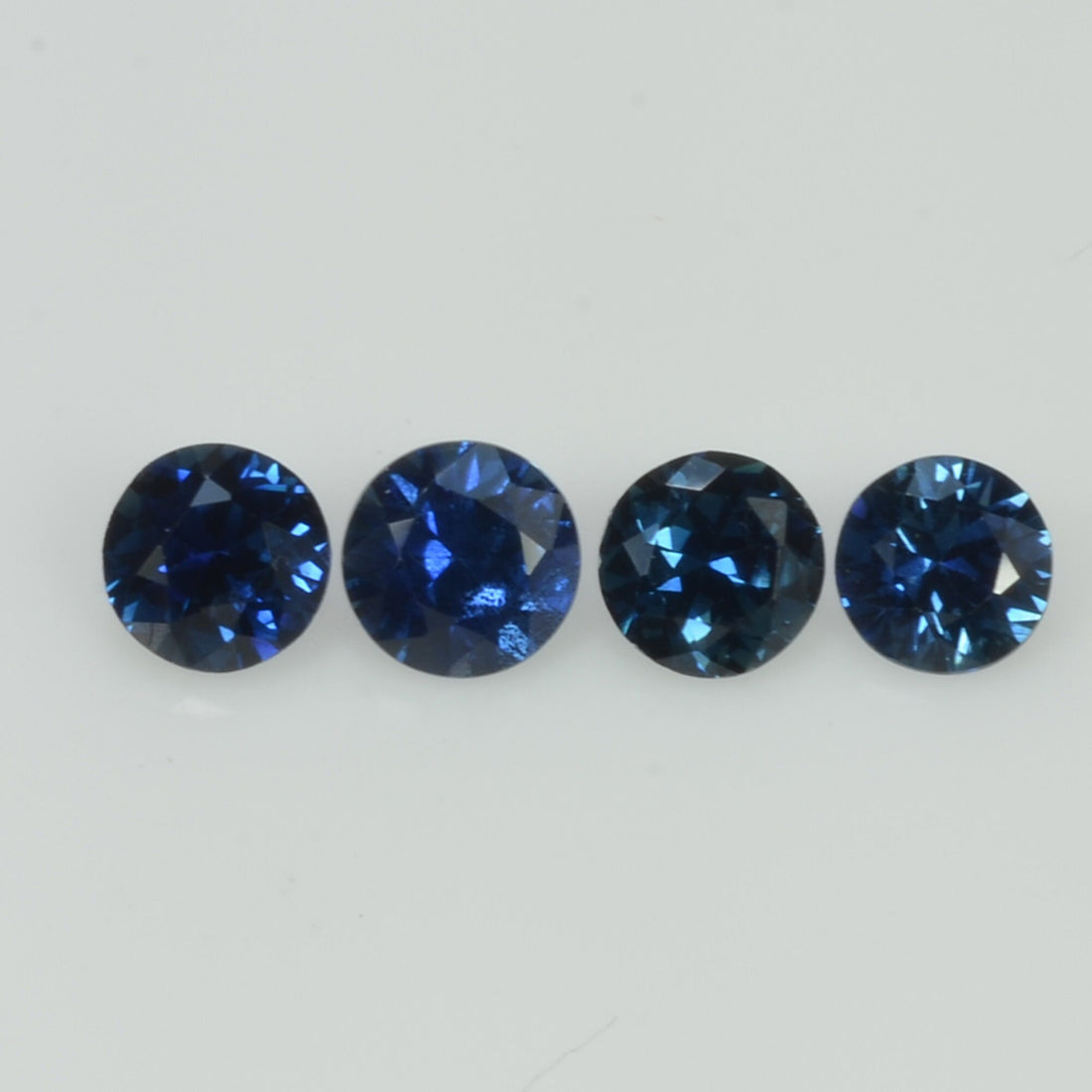 4.5-6.0 mm Natural Blue Sapphire Loose Gemstone Round Diamond Cut Vs Quality Color