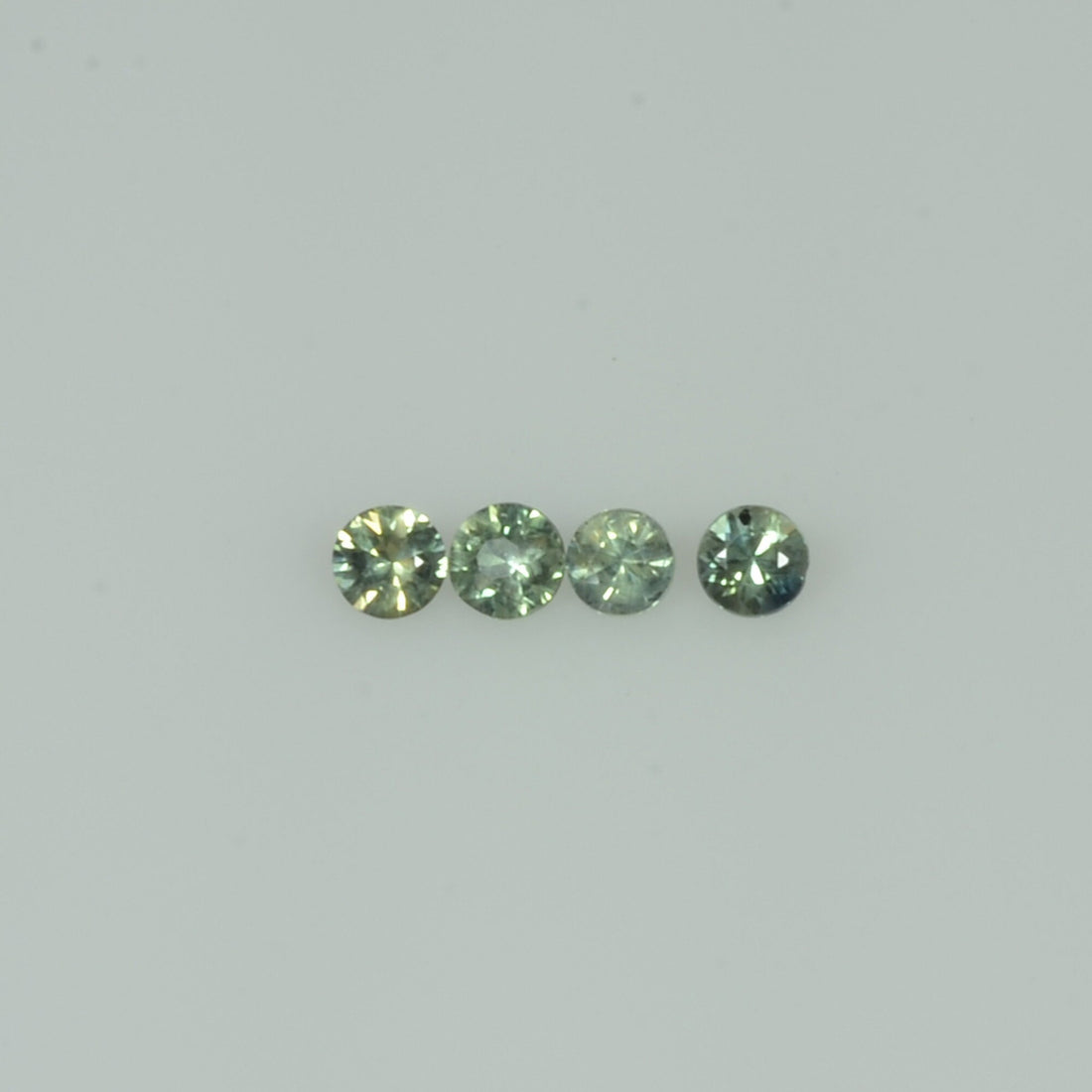 2.5-4 mm Natural Green Sapphire Loose Gemstone Round Diamond Cut Vs Quality Color