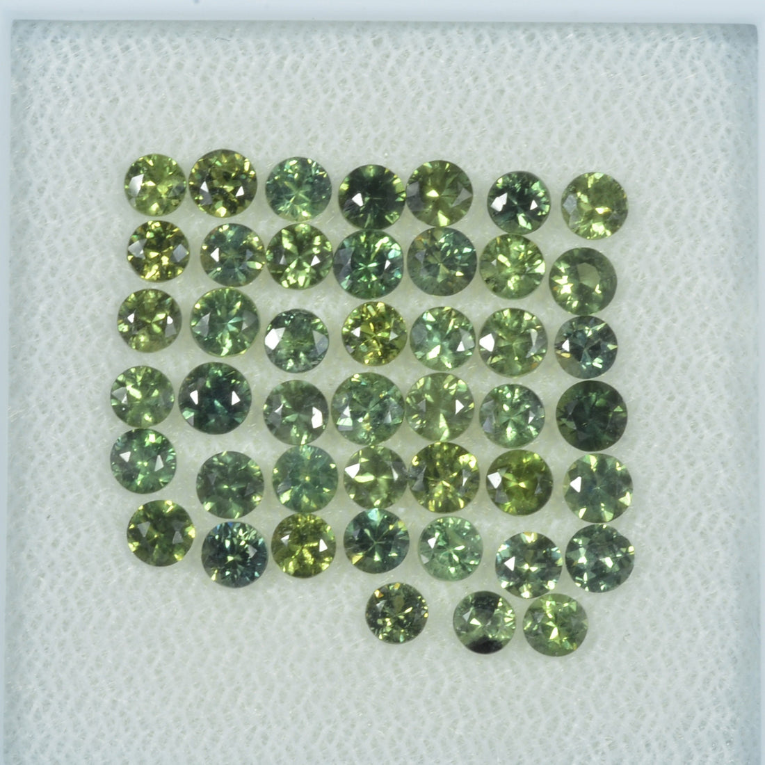2.5-3.5 mm Natural Green Sapphire Loose Gemstone Round Diamond Cut Vs Quality Color