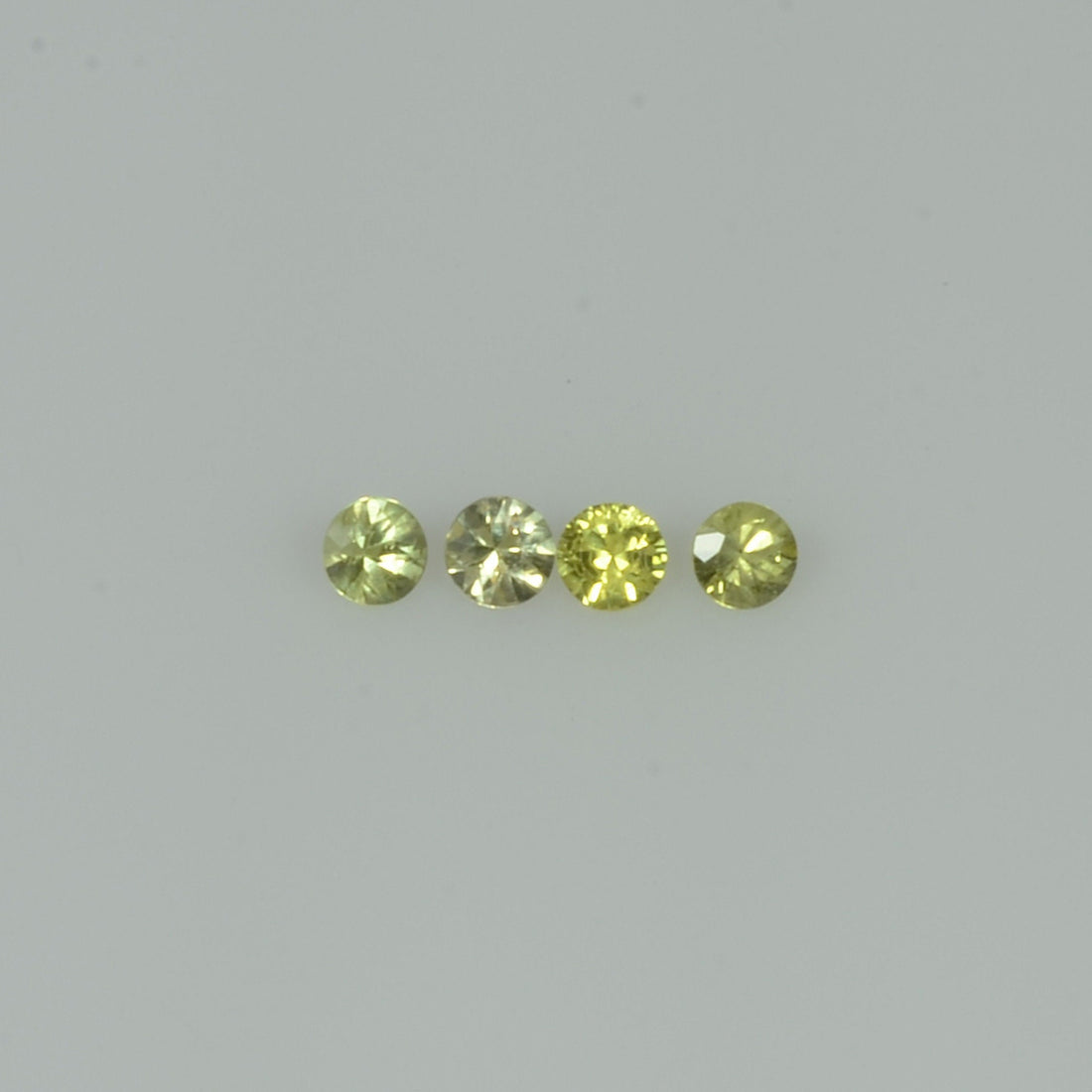 1.4-3.5  mm Natural Yellowish Green Sapphire Loose Gemstone Round Diamond Cut Vs Quality Color