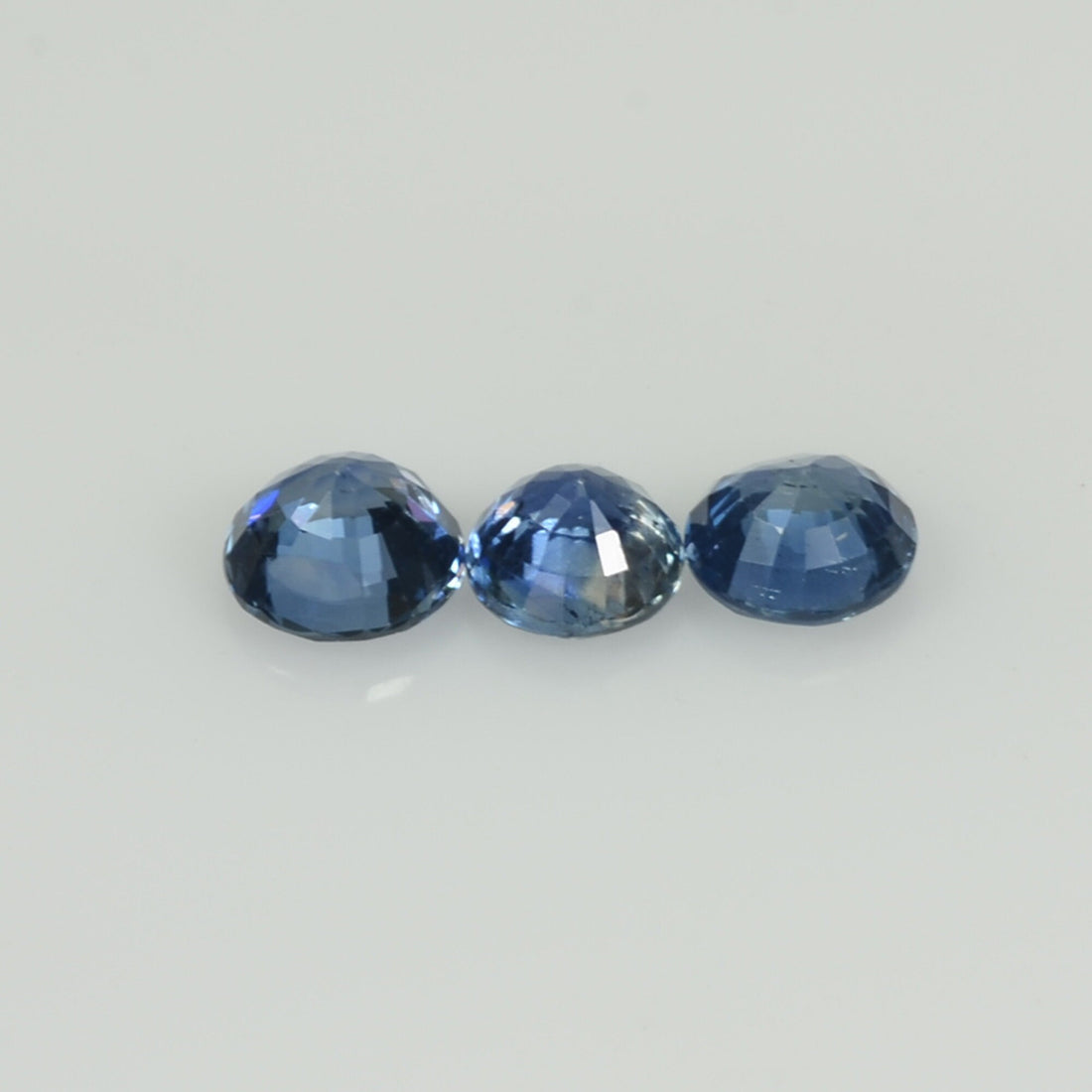 4.5-5.3 MM Natural Blue Sapphire Loose Gemstone Round Cut