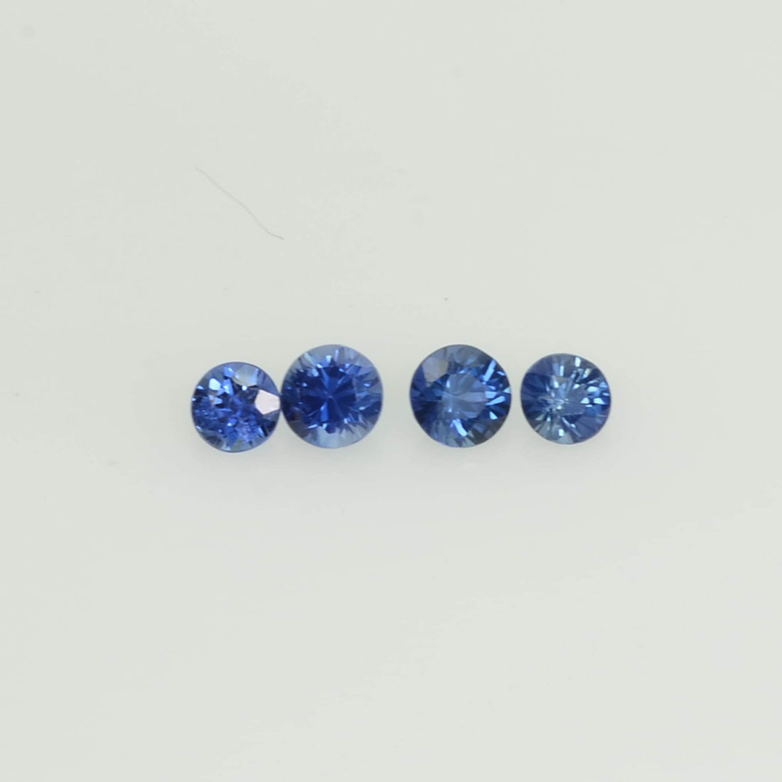 0.8-4.0 mm Natural Blue Sapphire Loose Gemstone Round Diamond Cut Vs Quality A+ Color