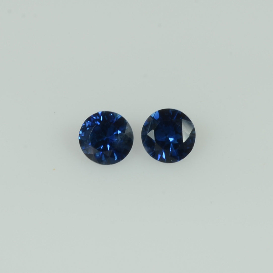 3.8-4.1 mm Natural Blue Sapphire Loose Gemstone Round Cut