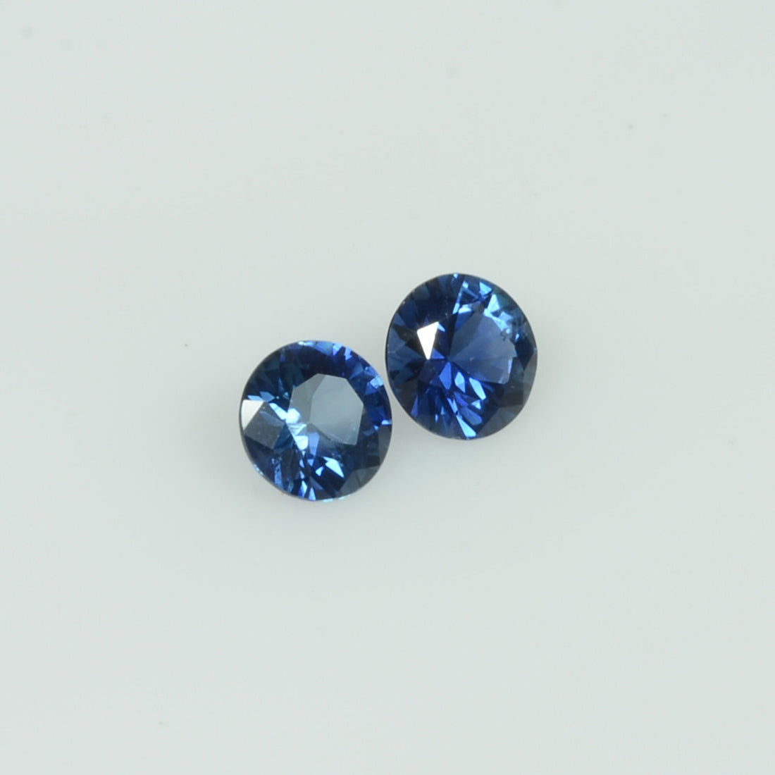 4-4.5 mm Natural Blue Sapphire Loose Gemstone Round Diamond Cut