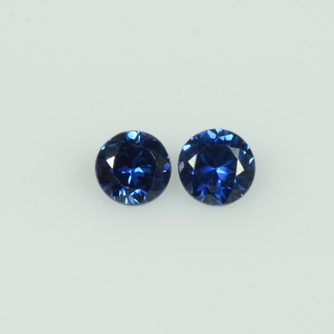 4-4.5 mm Natural Blue Sapphire Loose Gemstone Round Diamond Cut - Thai Gems Export Ltd.