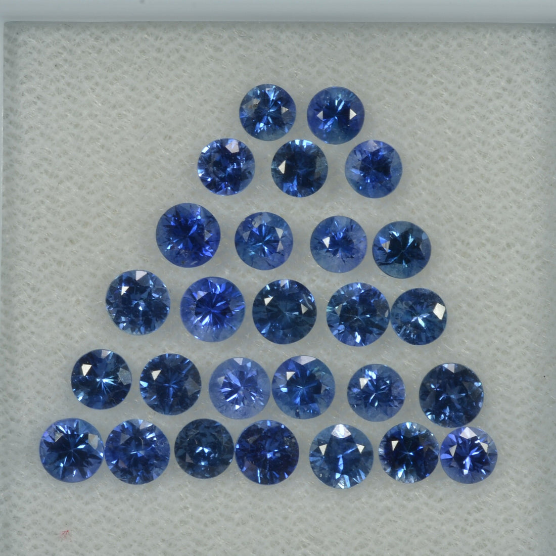 3.0-4.0 mm Natural Blue Sapphire Loose Gemstone Round Diamond Cut Vs Quality Color