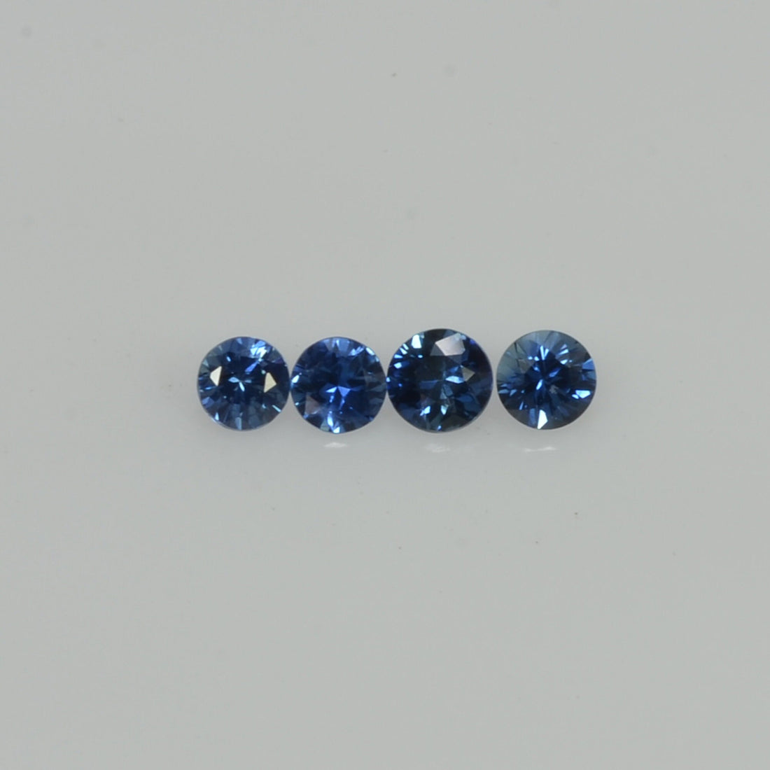 3.0-3.5 mm Natural Blue Sapphire Loose Gemstone Round Diamond Cut Vs Quality Color