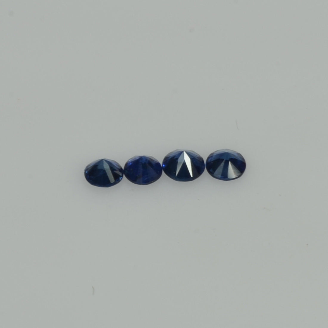 2.5-3.5 mm Natural Blue Sapphire Loose Gemstone Round Diamond Cut Vs Quality Color