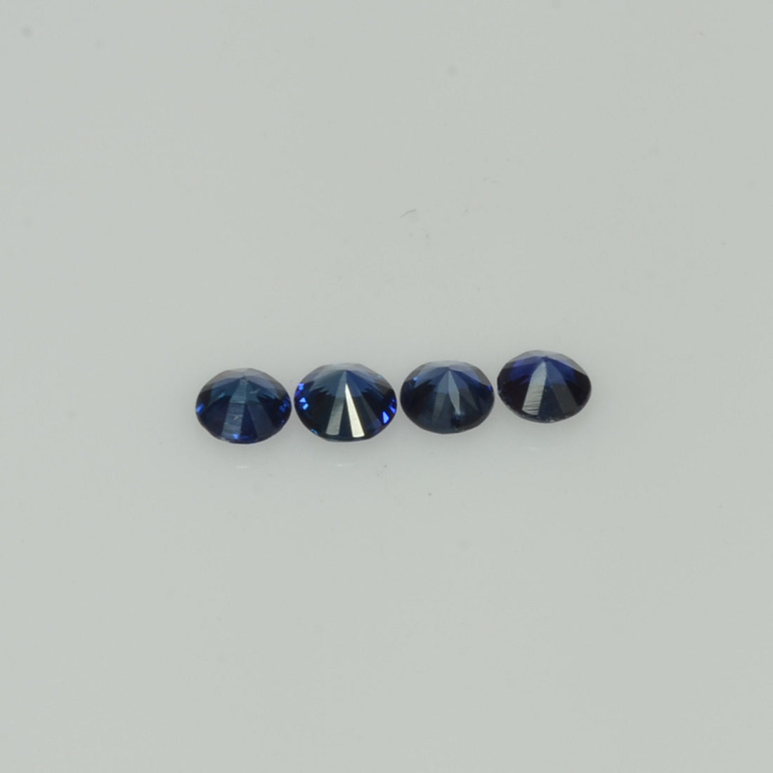 2.5-3.5 mm Natural Blue Sapphire Loose Gemstone Round Diamond Cut Vs Quality Color