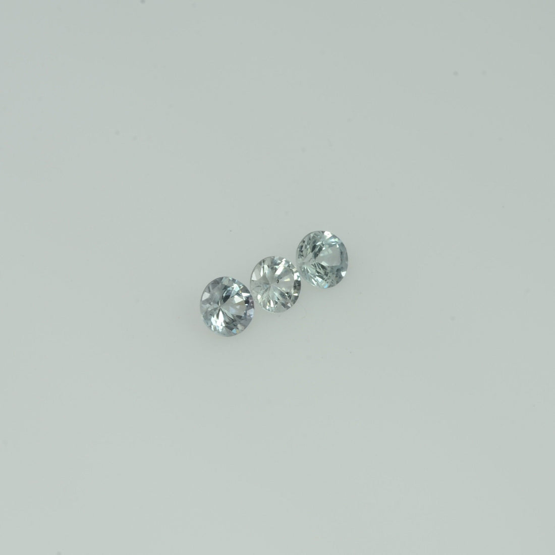 3.5-5.0 mm Natural Whitish Yellow Green Sapphire Loose Gemstone Round Diamond Cut Vs Quality