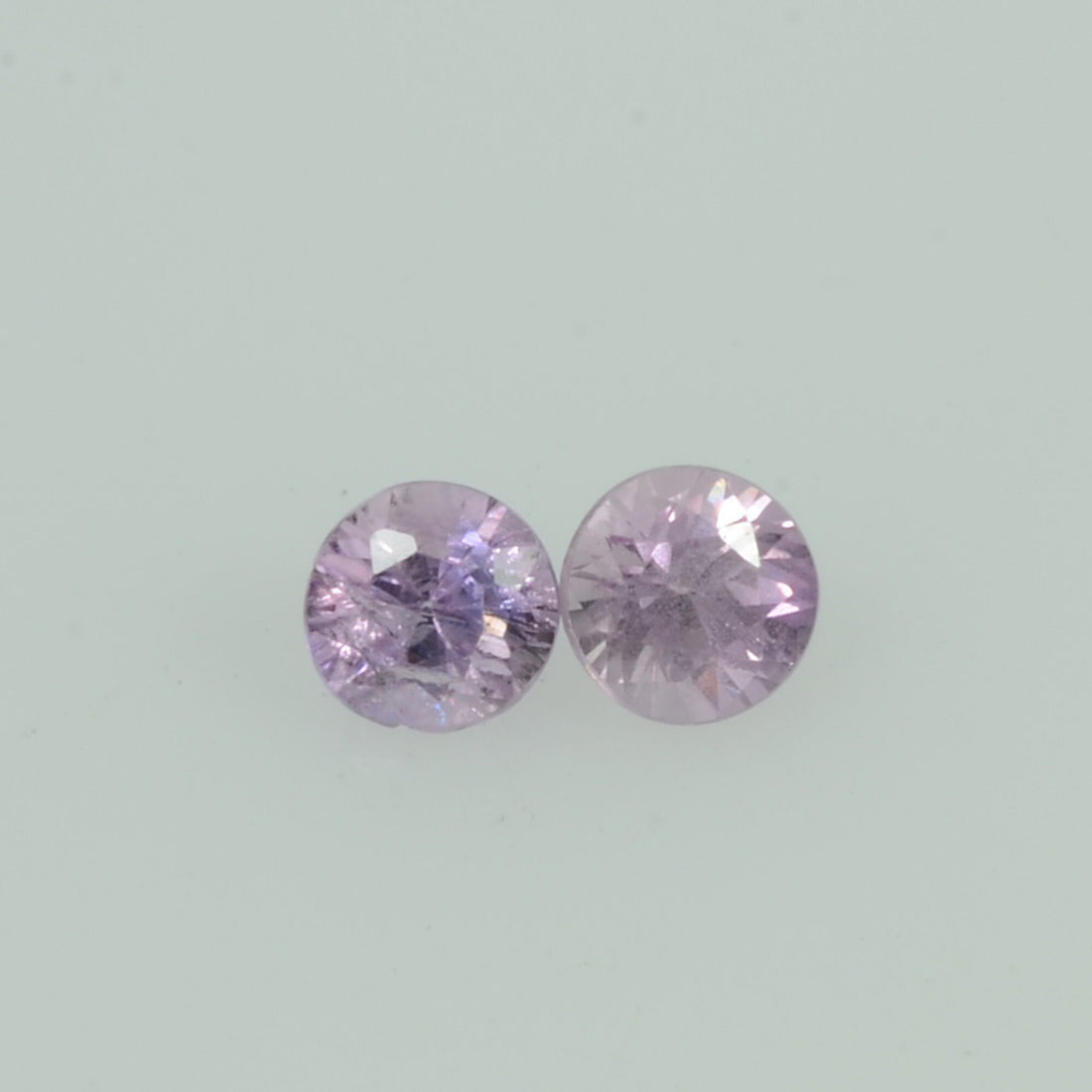 2.5-3.5 mm Natural Lavender Purple Sapphire Loose Gemstone VS Quality Round Diamond Cut