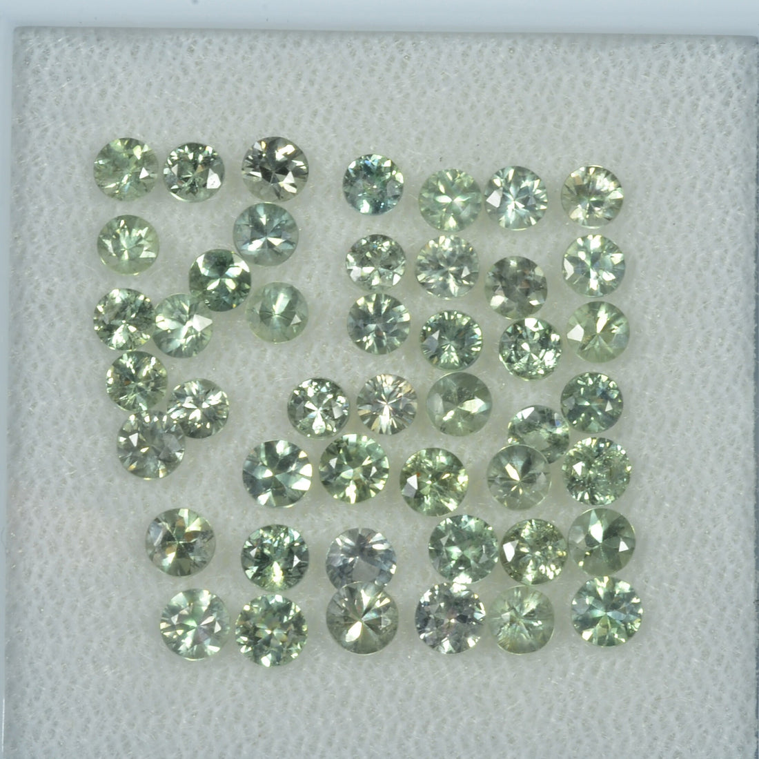 1.4-3.5  mm Natural Greenish Yellow Sapphire Loose Gemstone Round Diamond Cut Vs Quality Color