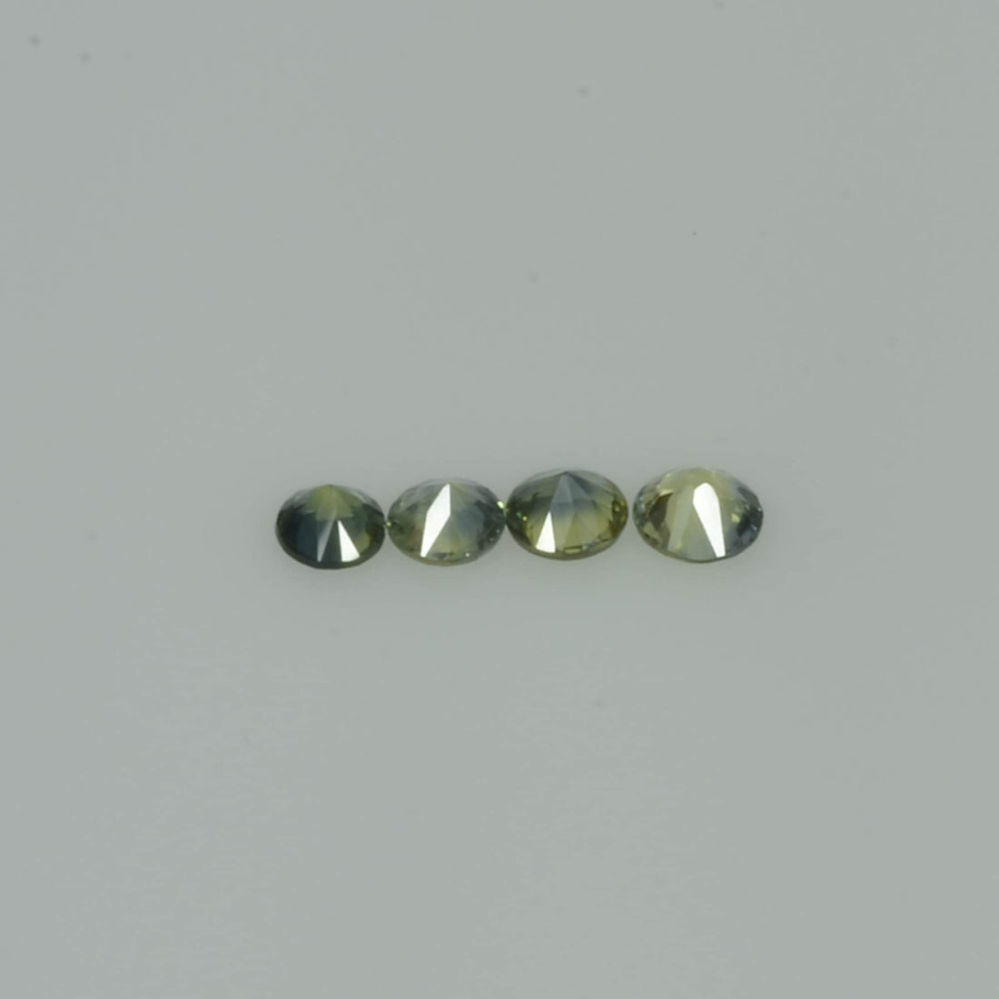 1.4-3.5 mm Natural Green Sapphire Loose Gemstone Round Diamond Cut Vs Quality Color