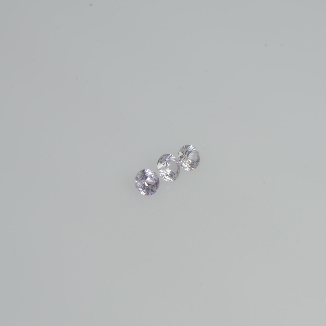 2.5-3.5 mm Natural Whitish Purple Sapphire Loose Cleanish Quality Gemstone Round Diamond Cut