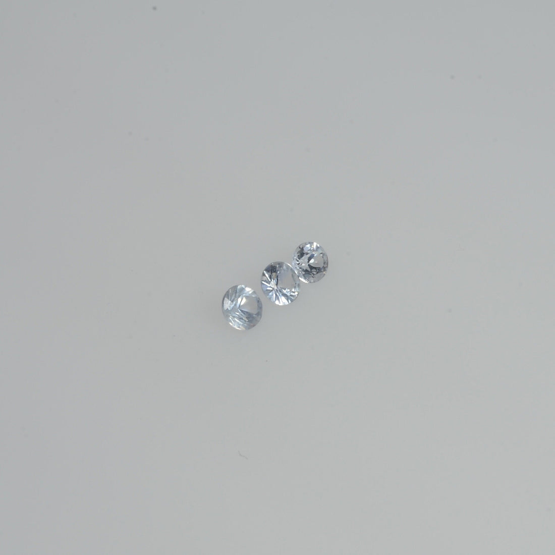 2.5-3.0 mm Natural Bluish White Sapphire Loose Vs Quality  Gemstone Round Diamond Cut