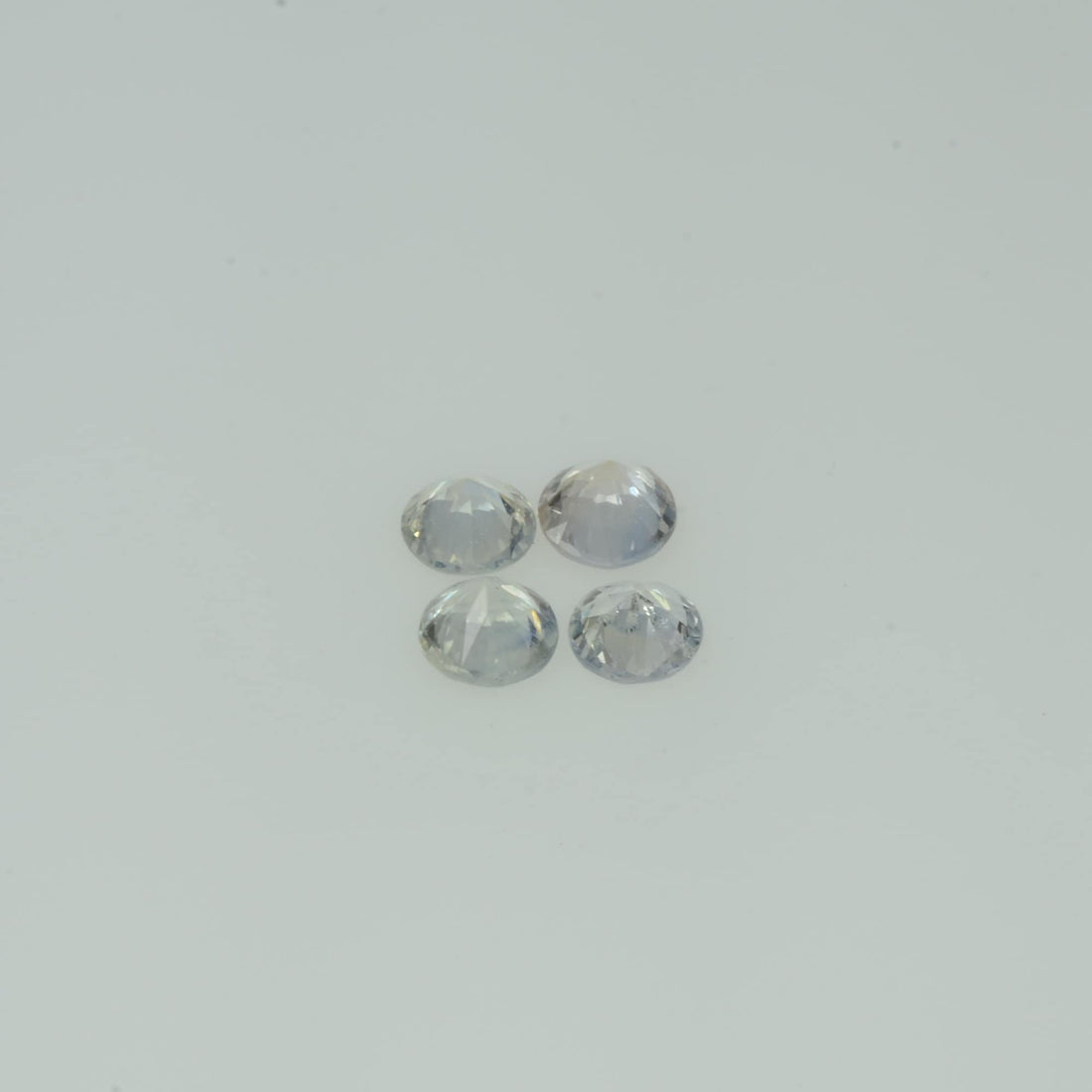 3.5-5.0 mm Natural Whitish Yellow Green Sapphire Loose Gemstone Round Diamond Cut Vs Quality
