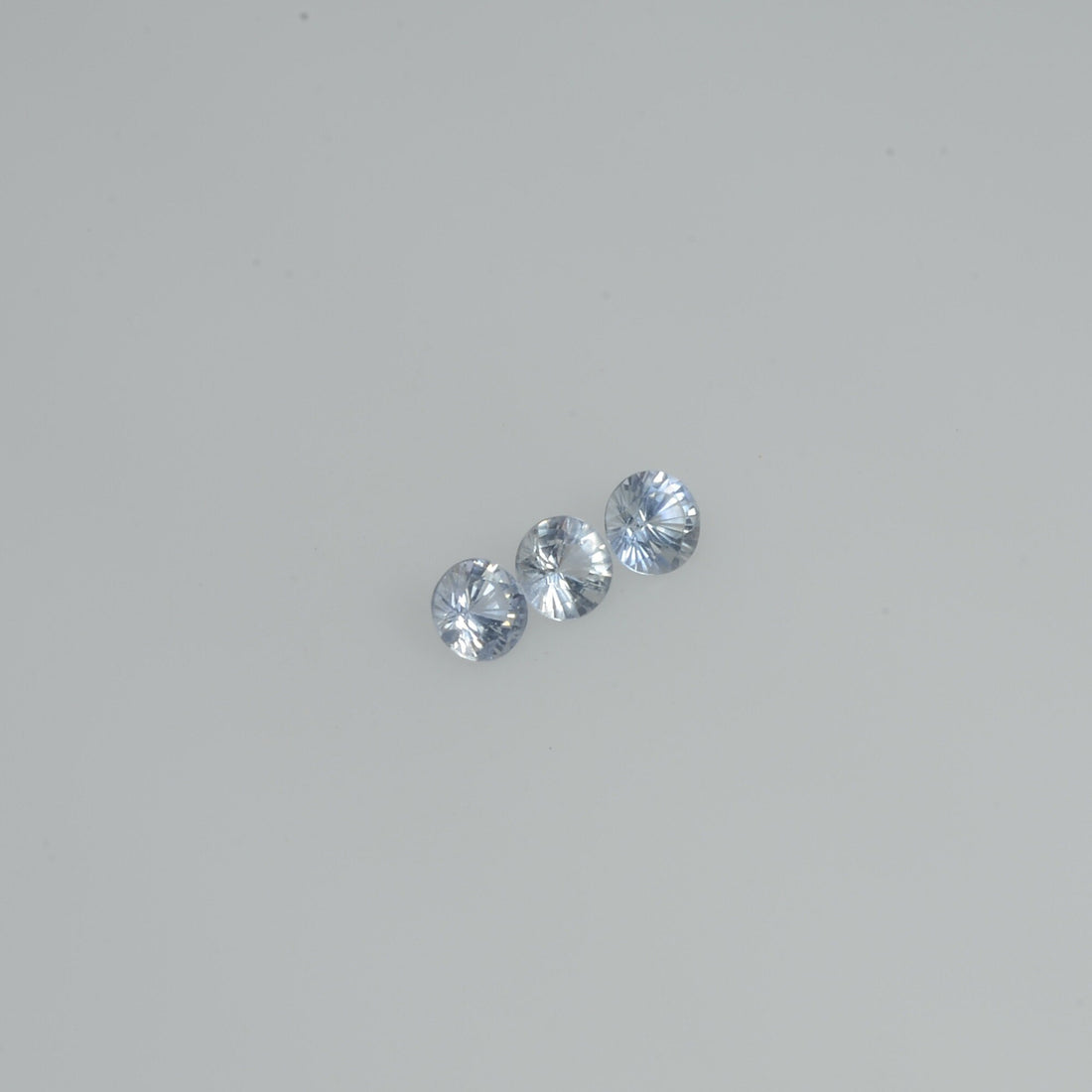 2.5-4.0 mm Natural Bluish White Sapphire Loose Vs Quality Gemstone Round Diamond Cut