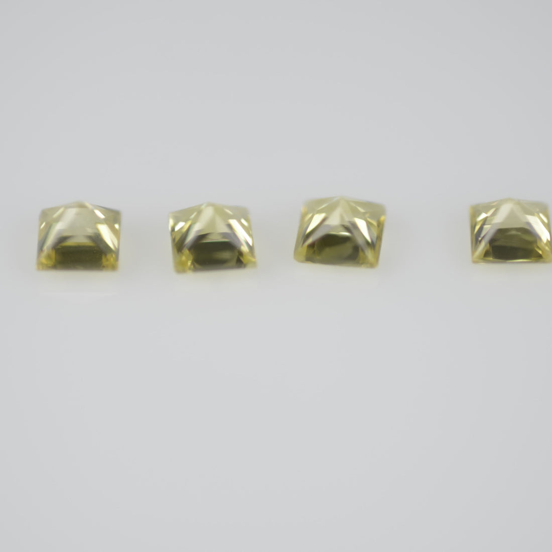 2.7-3.3  mm Natural Calibrated Yellow Sapphire Loose Gemstone Princess Cut