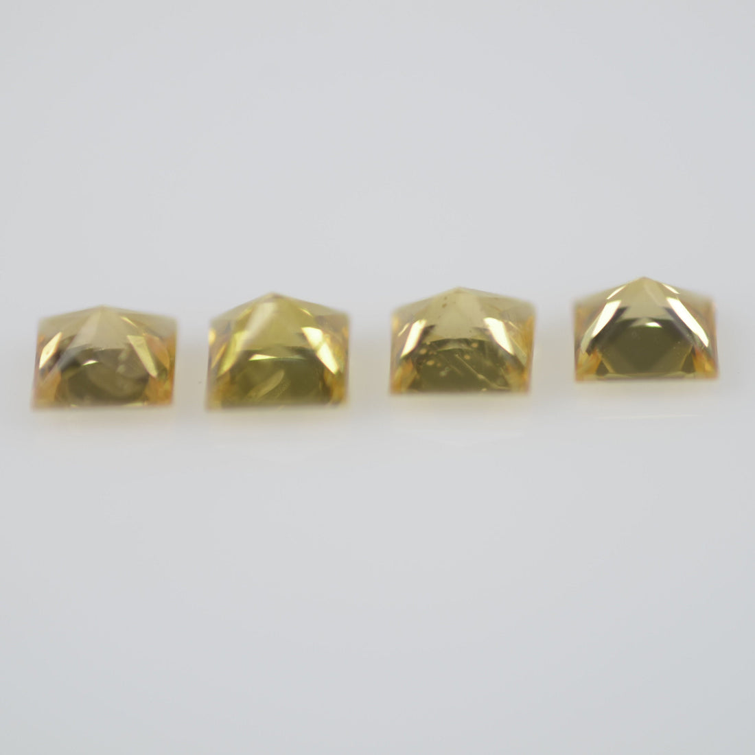 2.6-3.3 mm Natural Calibrated Yellow Sapphire Loose Gemstone Princess Cut