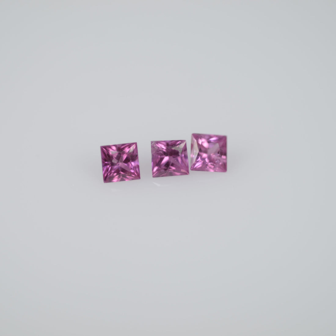 1.9-3.4 mm Natural Callibrated Pink Sapphire Loose Gemstone Princess Square Cut